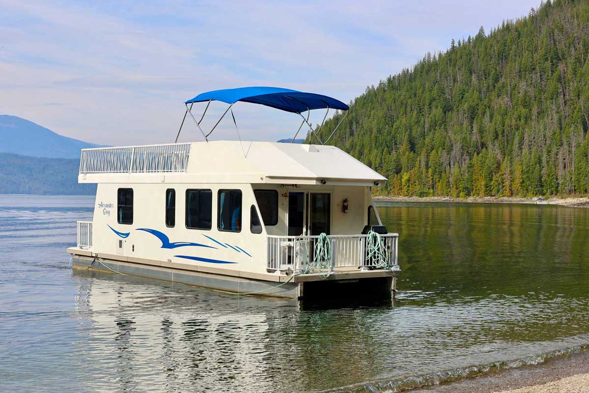 alex_gray_on-the_water_1200x800 Twin Anchors Houseboats Alexander Grey
